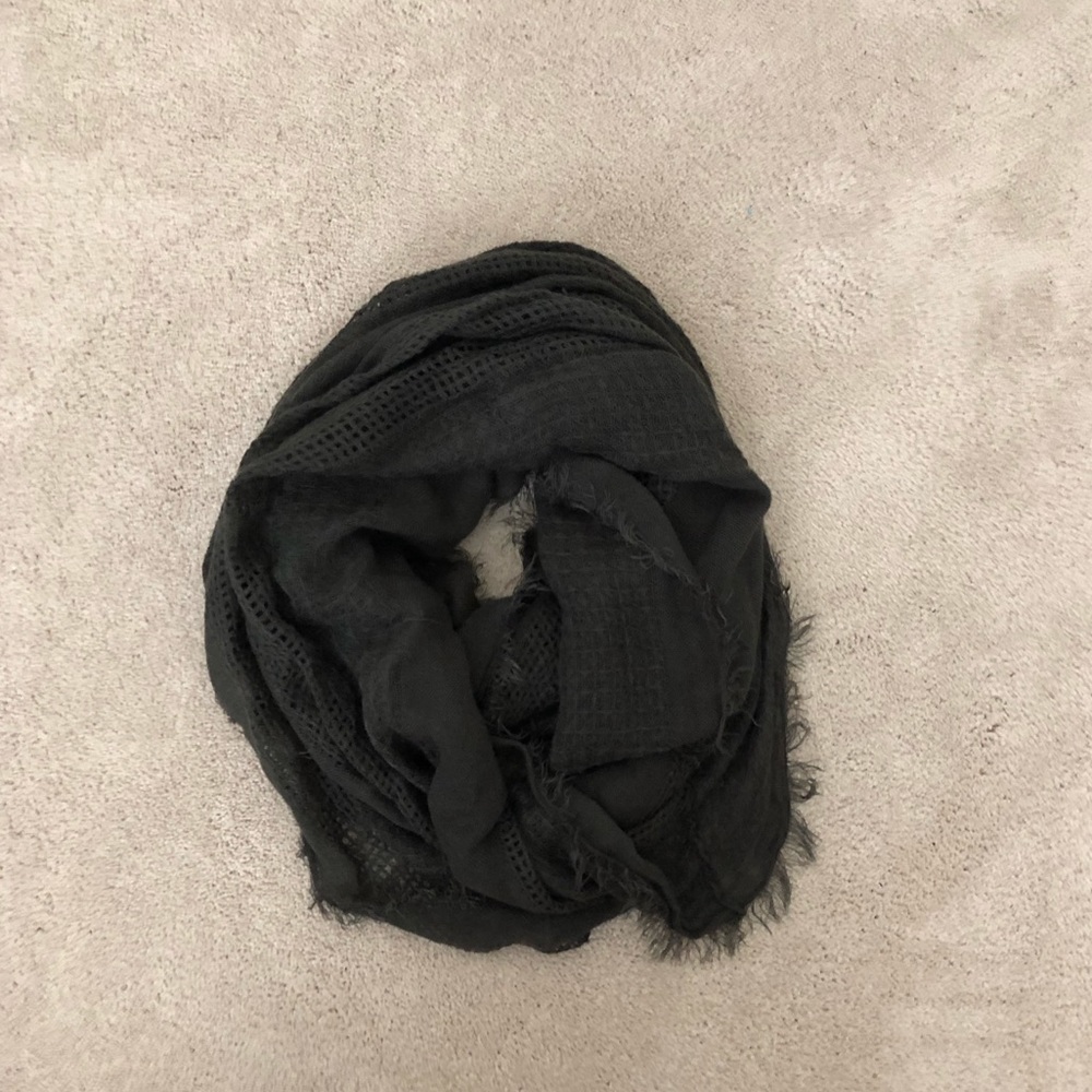 dark gray scarf